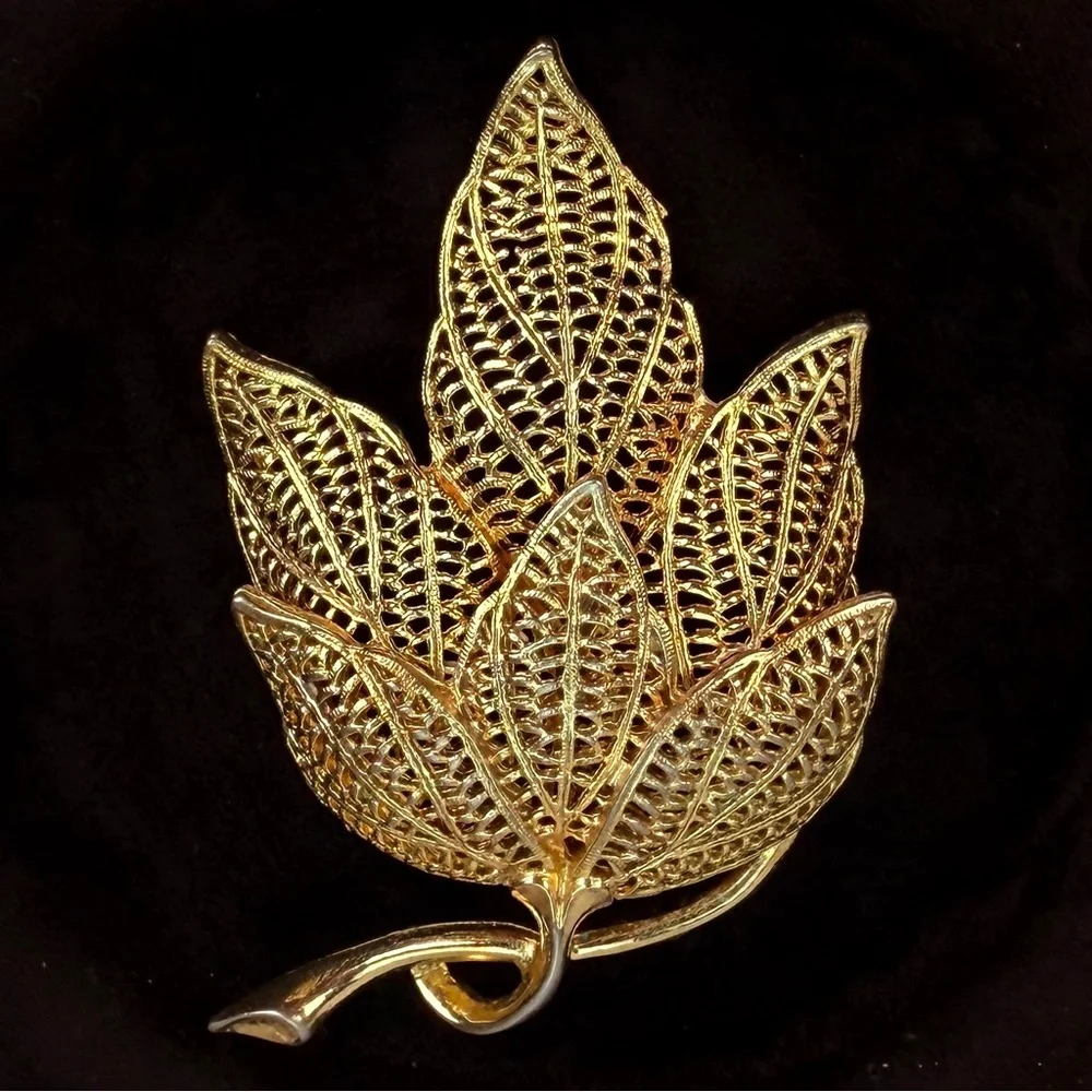 Vintage Goldtone Filigree Leaf Brooch Openwork Botanical Pin